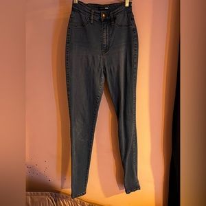 Fashion Nova skinny jeans.